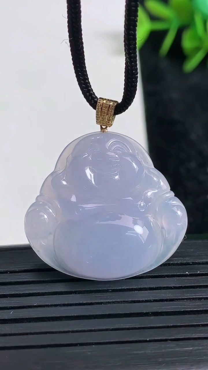 天然A货翡翠18K金紫罗兰佛公吊坠尺寸26.2-29-5.4重量:6.46g
3月23日