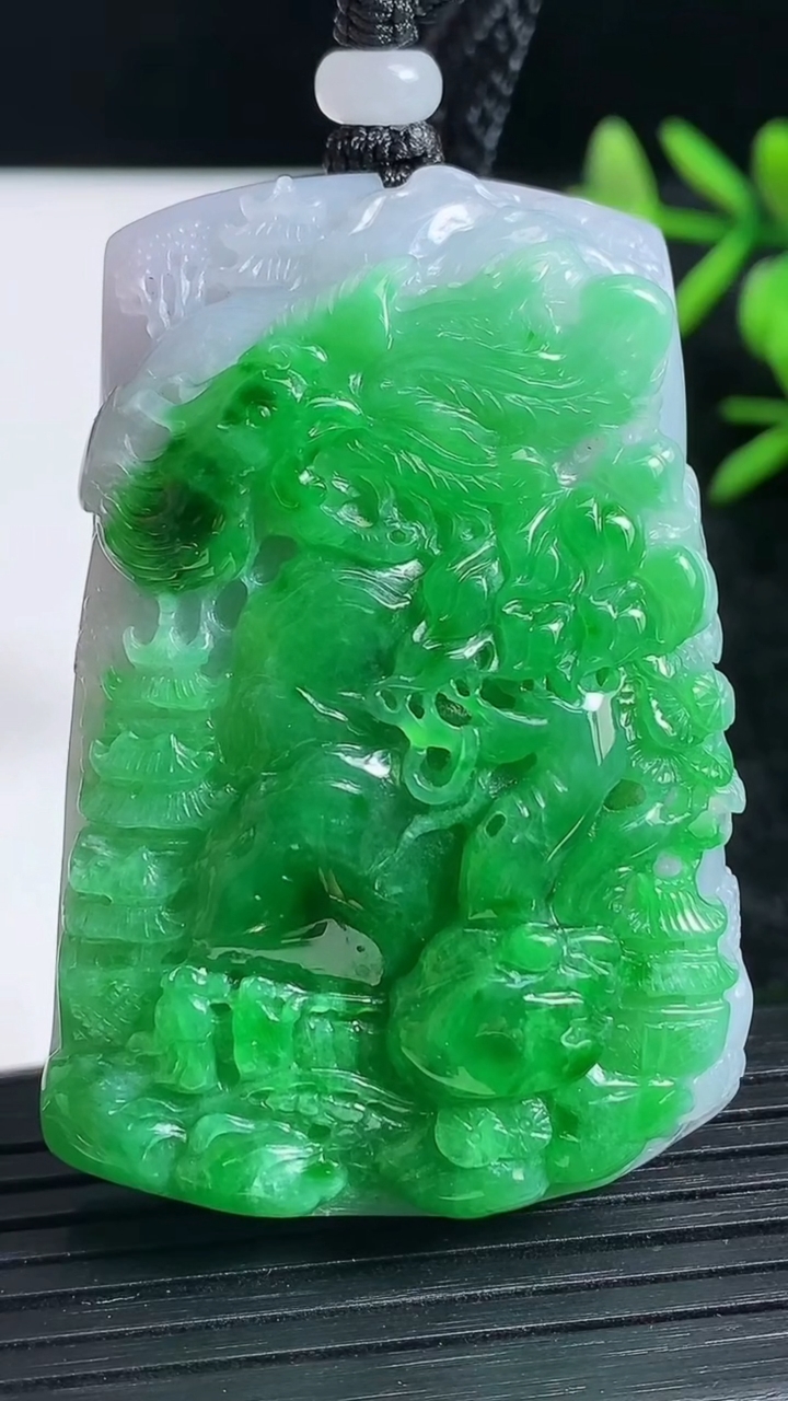 天然A货翡翠山水牌吊坠尺寸53.9-36-14重量:61.33g
3月23日