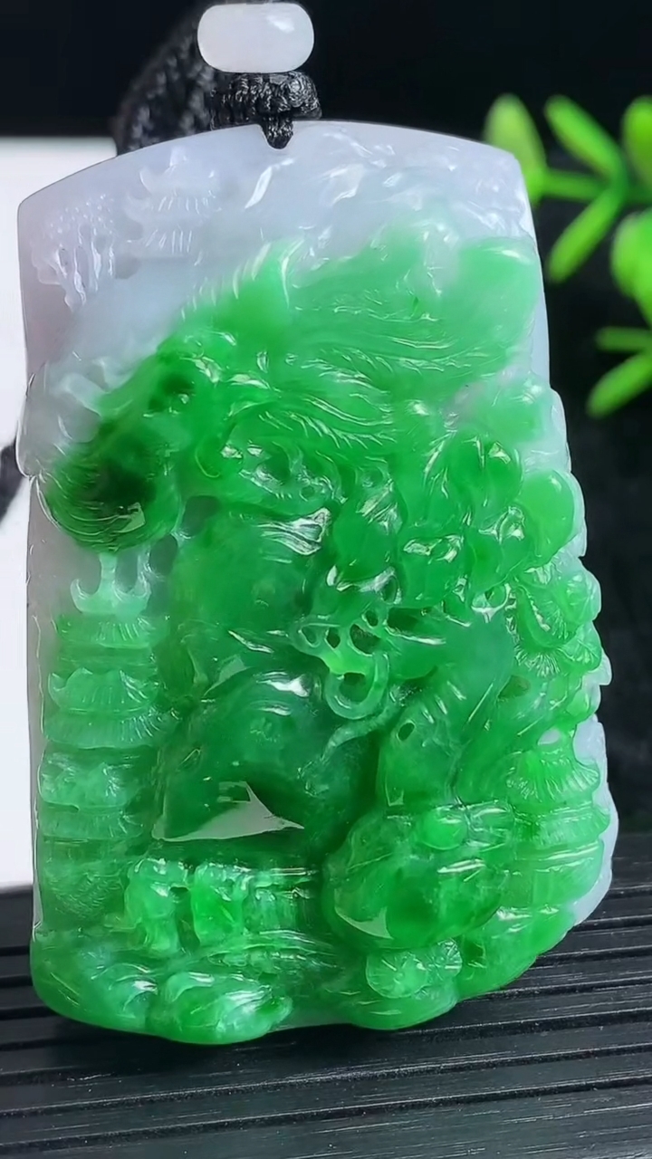 天然A货翡翠山水牌吊坠尺寸53.9-36-14重量:61.33g
3月23日