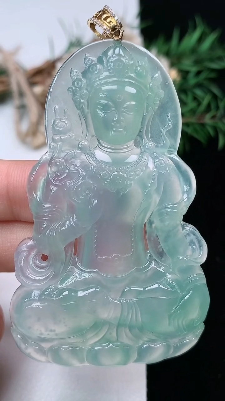 天然A货翡翠度母吊坠，尺寸67.4-40.5-5.3，重量:26.95g
3月23日