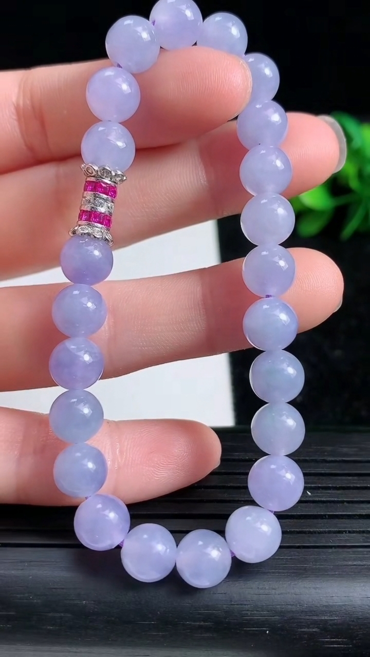 天然A货翡翠紫罗兰圆珠手串尺寸7.2-23颗重量:17.00g3月23日
工厂直销收藏佳品,种好水足，色泽均匀，有种有色，上手高大气！