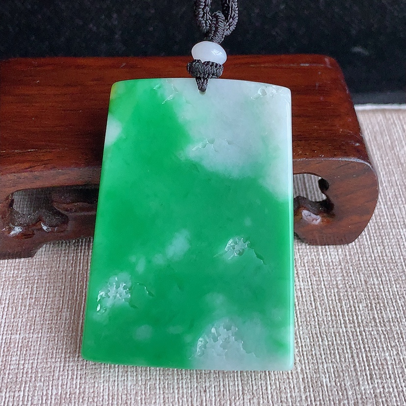 天然A货翡翠黄加绿双彩意境山水牌吊坠  
尺寸54.6-38.8-8.8mm 重量48.56g 03