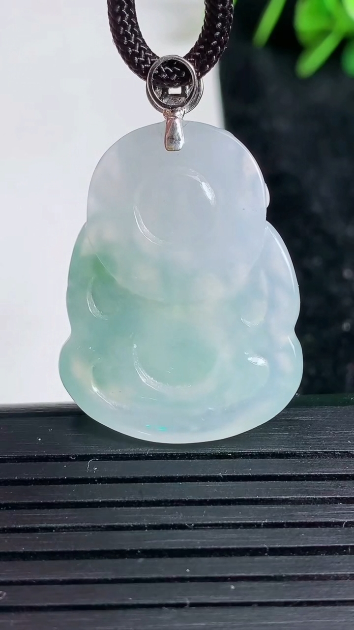 天然A货翡翠财神爷吊坠尺寸30.6-23.7-5.3重量:8.22g
3月23日