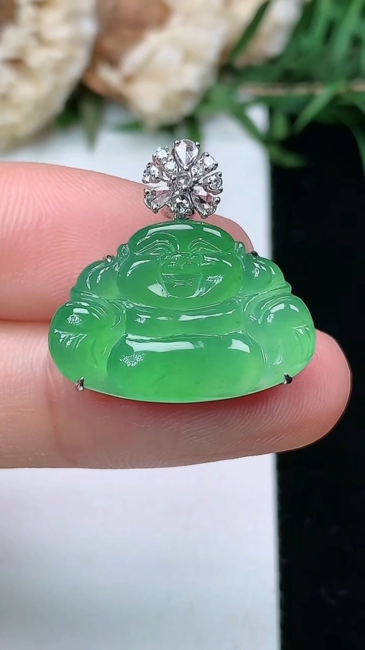 天然A货翡翠佛公吊坠，尺寸13.8-21-6，重量:3.49g
3月23日