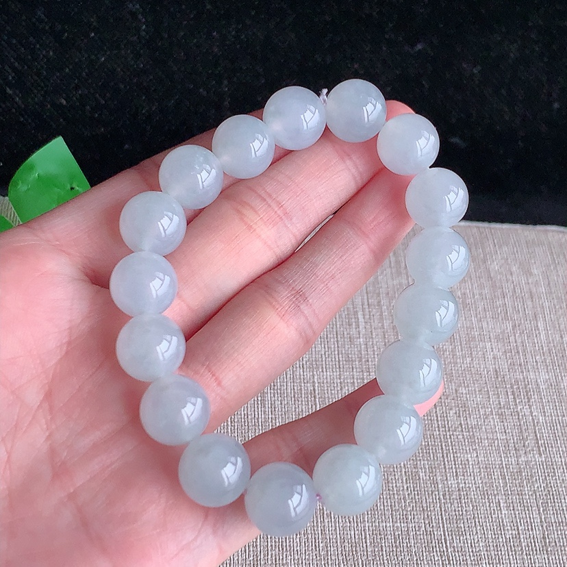 天然A货翡翠白冰白月光圆珠佛珠手串17颗 完
尺寸12mm 重量51.46g 0322