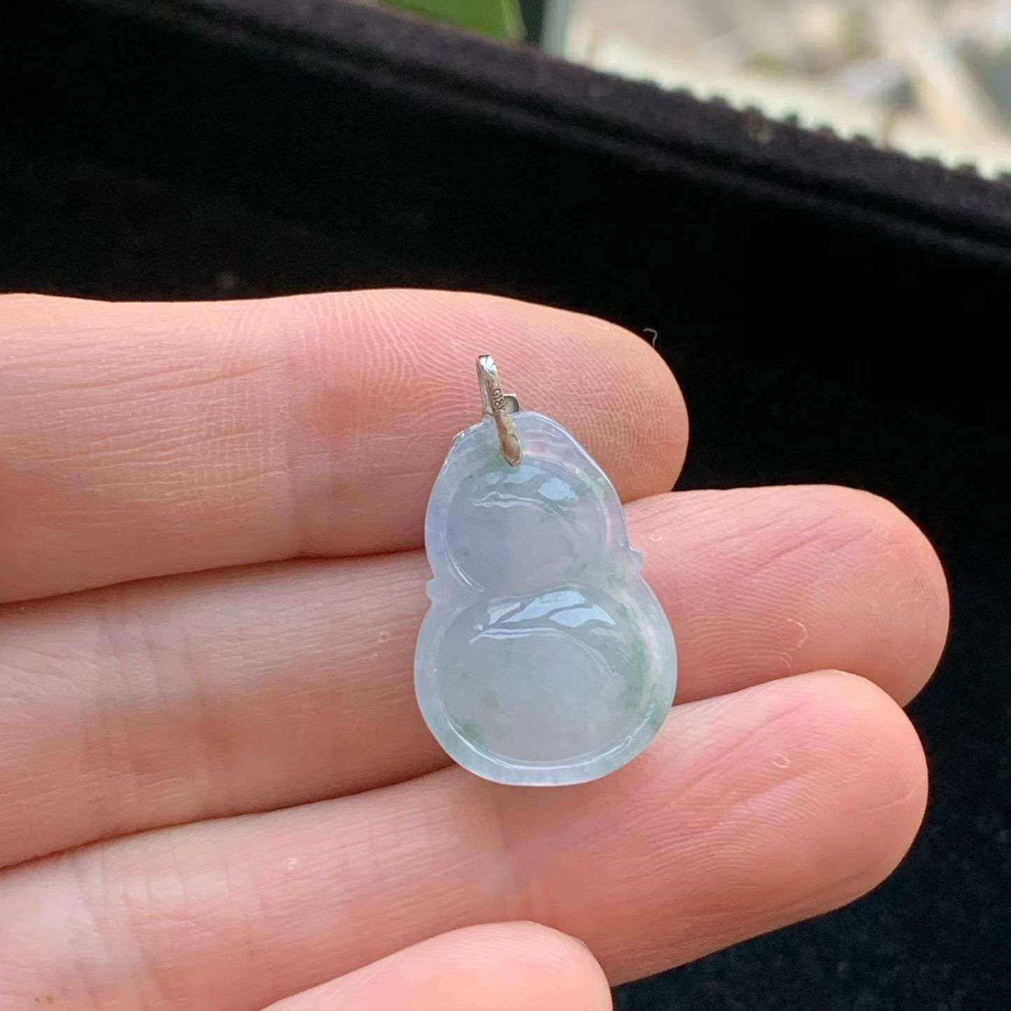 A货天然翡翠冰糯种18k飘花紫罗兰葫芦吊坠重量3.62
3月23日