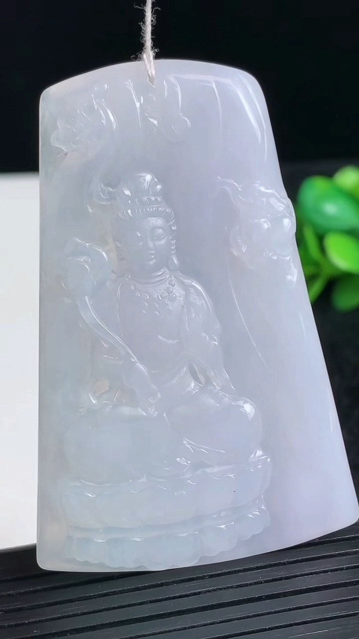 天然A货翡翠紫罗兰大势至菩萨吊坠尺寸64.9-42.3-4.4重量:27.64g
3月23日