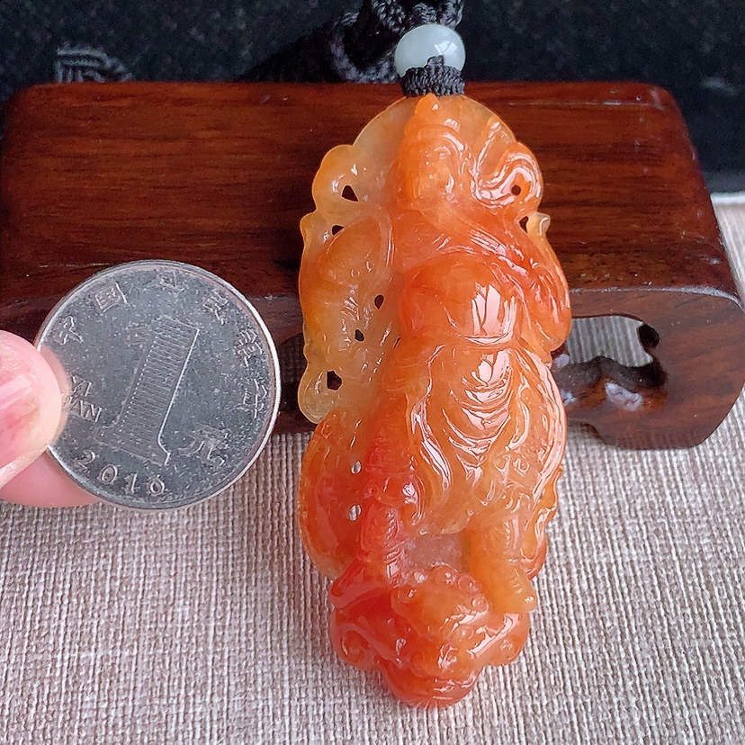 天然A货翡翠红翡关公吊坠 
尺寸62.8-27-11.6mm 重量29.20g 0322