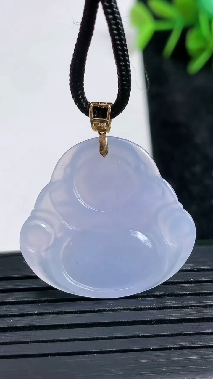 天然A货翡翠18K金紫罗兰佛公吊坠尺寸26.2-29-5.4重量:6.46g
3月23日