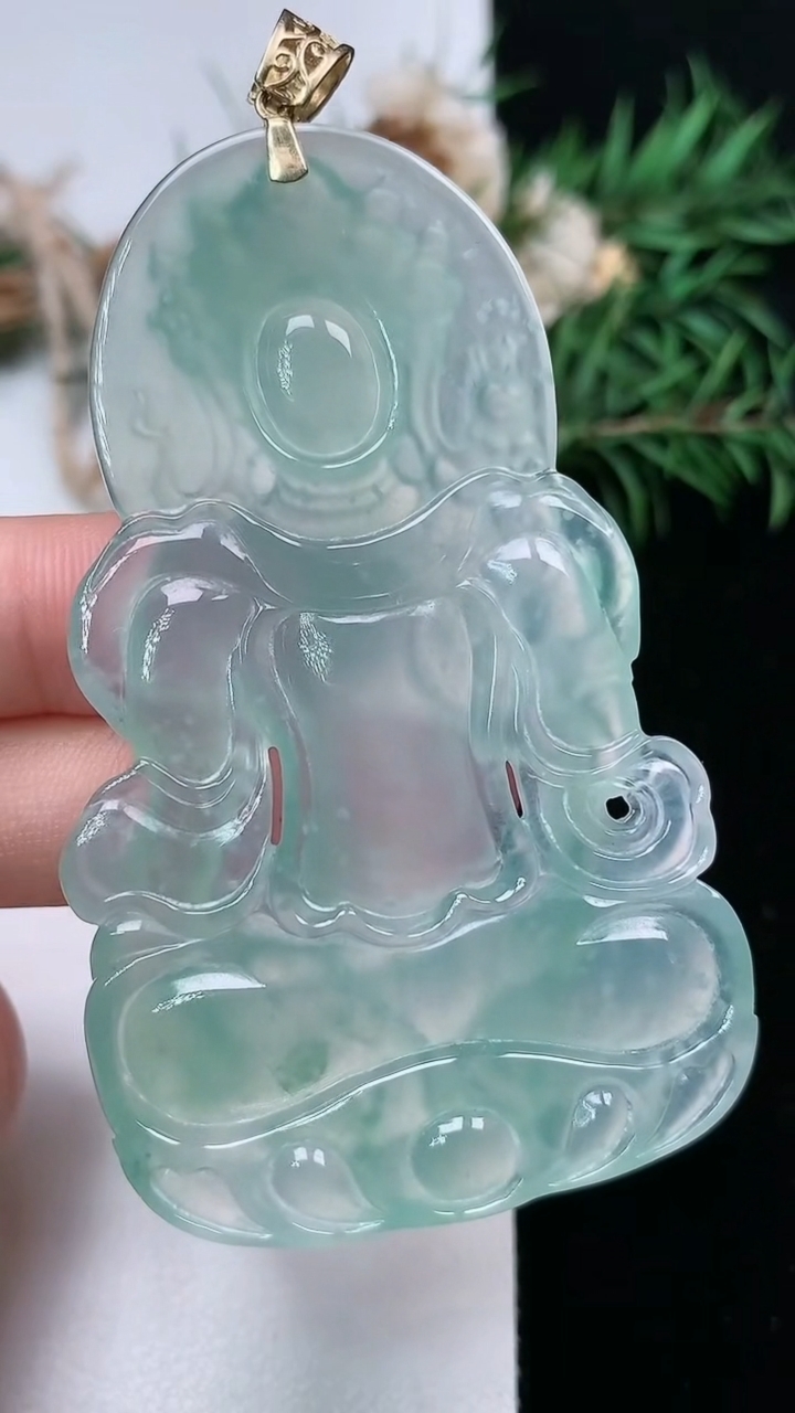 天然A货翡翠度母吊坠，尺寸67.4-40.5-5.3，重量:26.95g
3月23日