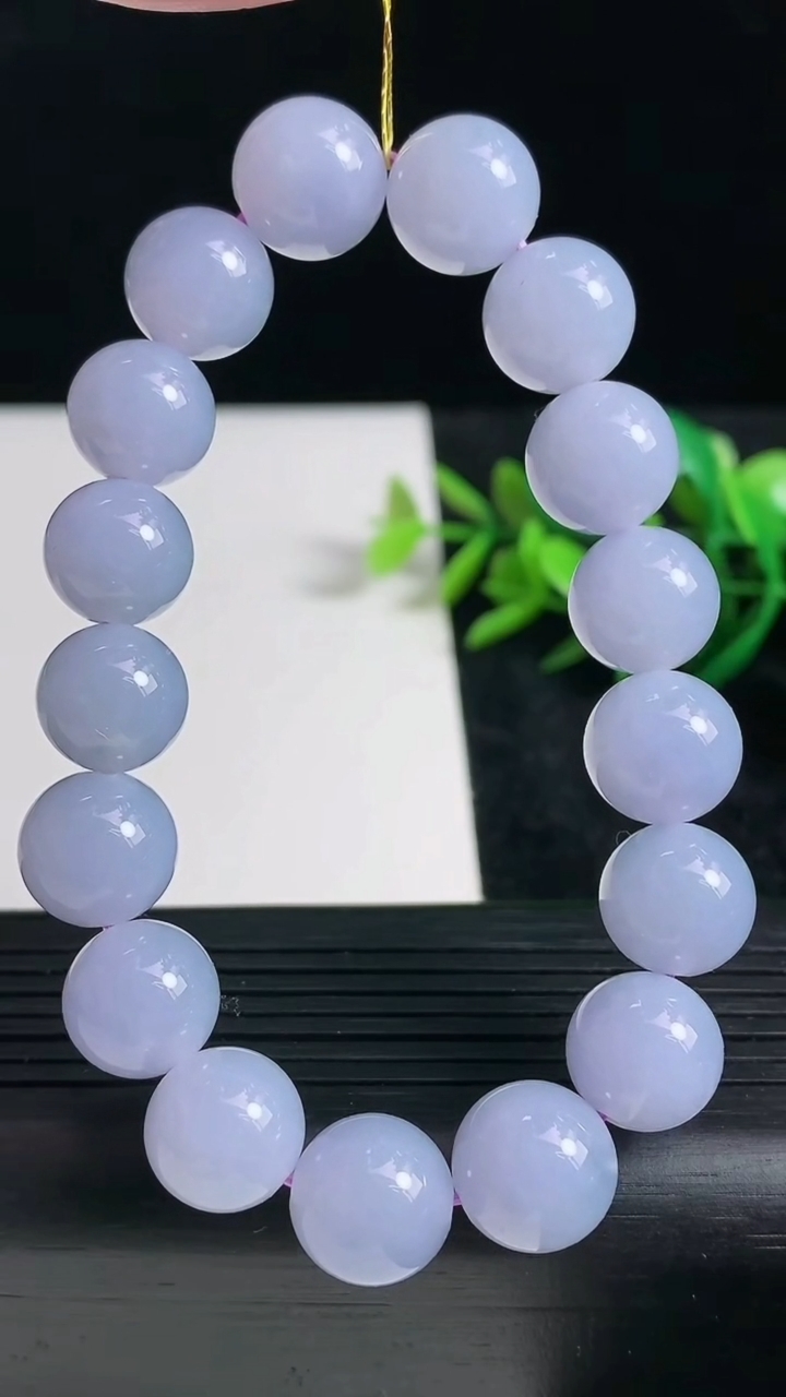 天然A货翡翠紫罗兰圆珠手串尺寸11.4-17颗颗重量:44.41g3月23日
工厂直销收藏佳品,种好水足，色泽均匀，有种有色，上手高大气！