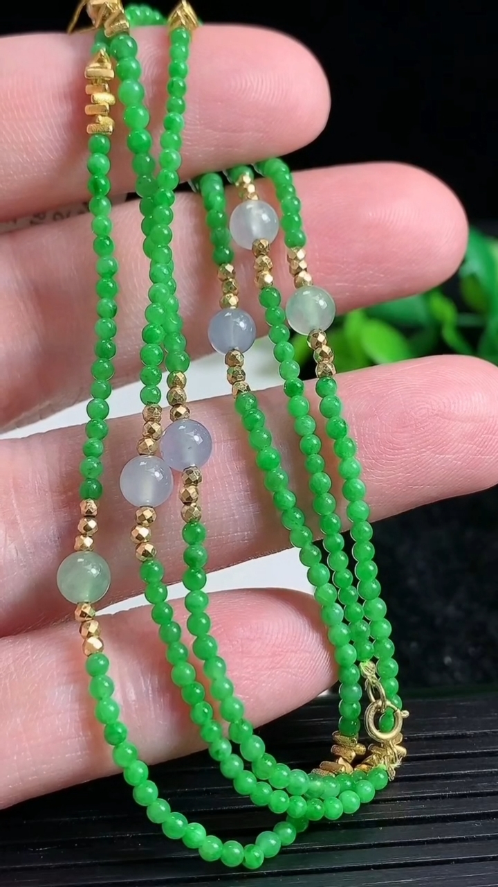 天然A货翡翠小米珠项链尺寸2.1重量:6.62g3月23日
工厂直销收藏佳品,种好水足，色泽均匀，有