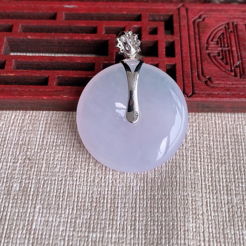 天然A货翡翠18K金伴钻镶嵌紫罗兰平安扣吊坠 
尺寸35-26.6-5.5mm 重量9.68g 03