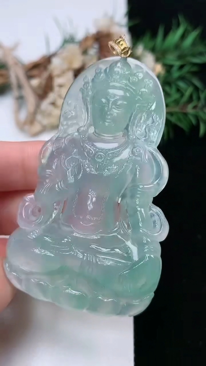 天然A货翡翠度母吊坠，尺寸67.4-40.5-5.3，重量:26.95g
3月23日