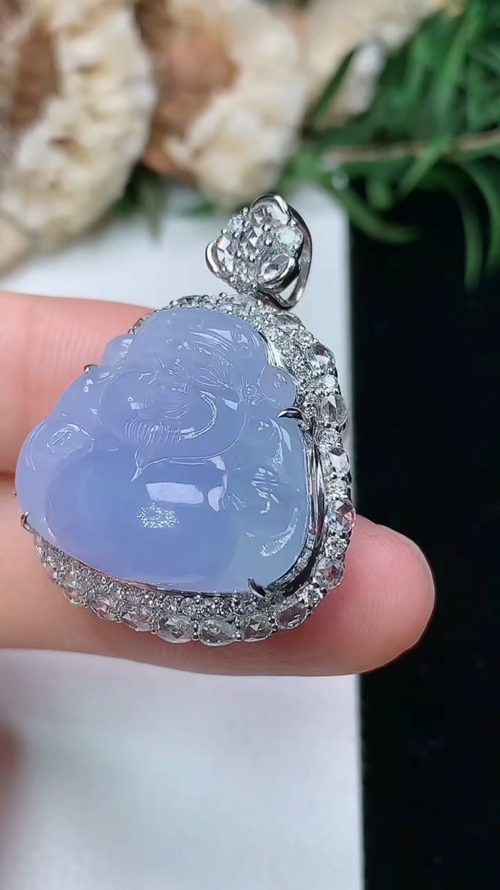 天然A货翡翠紫罗兰财神爷吊坠，尺寸31.3-24.3-13.5，裸石18.5-21，重量:8.79g
3月23日