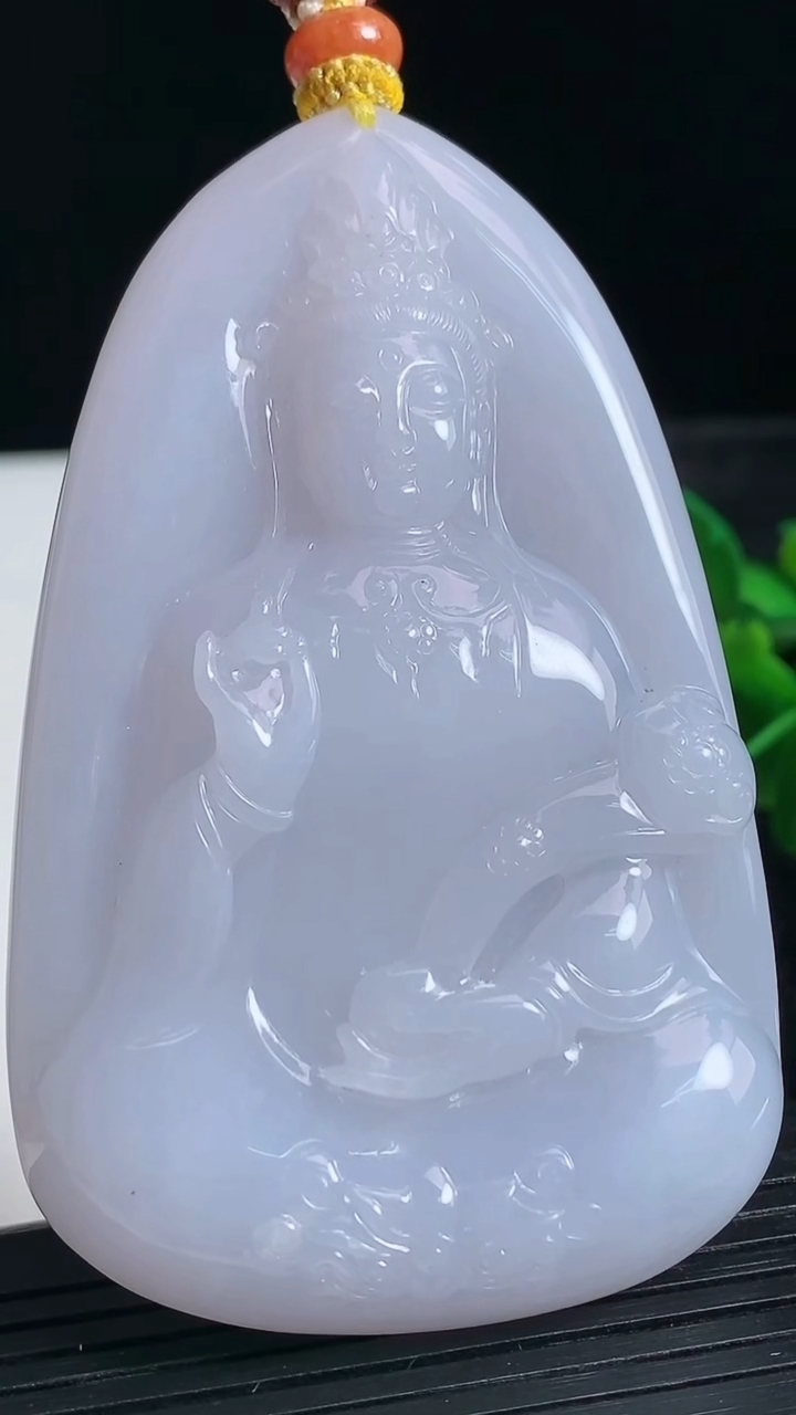 天然A货翡翠紫罗兰观音菩萨吊坠尺寸75.8-47.7-10.1重量:77.23g
3月24日