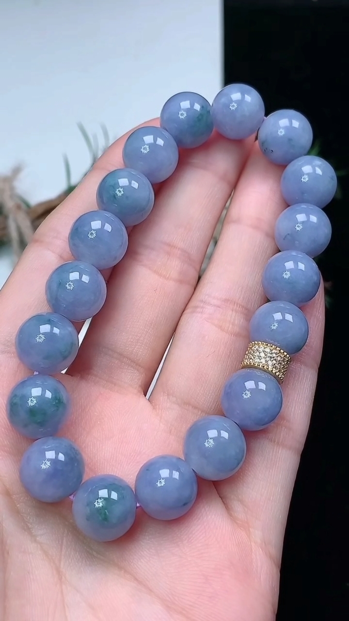 天然A货翡翠货紫罗兰 飘花圆珠手串，尺寸10.5-18颗，重量:39.68g3月24日
工厂直销收藏