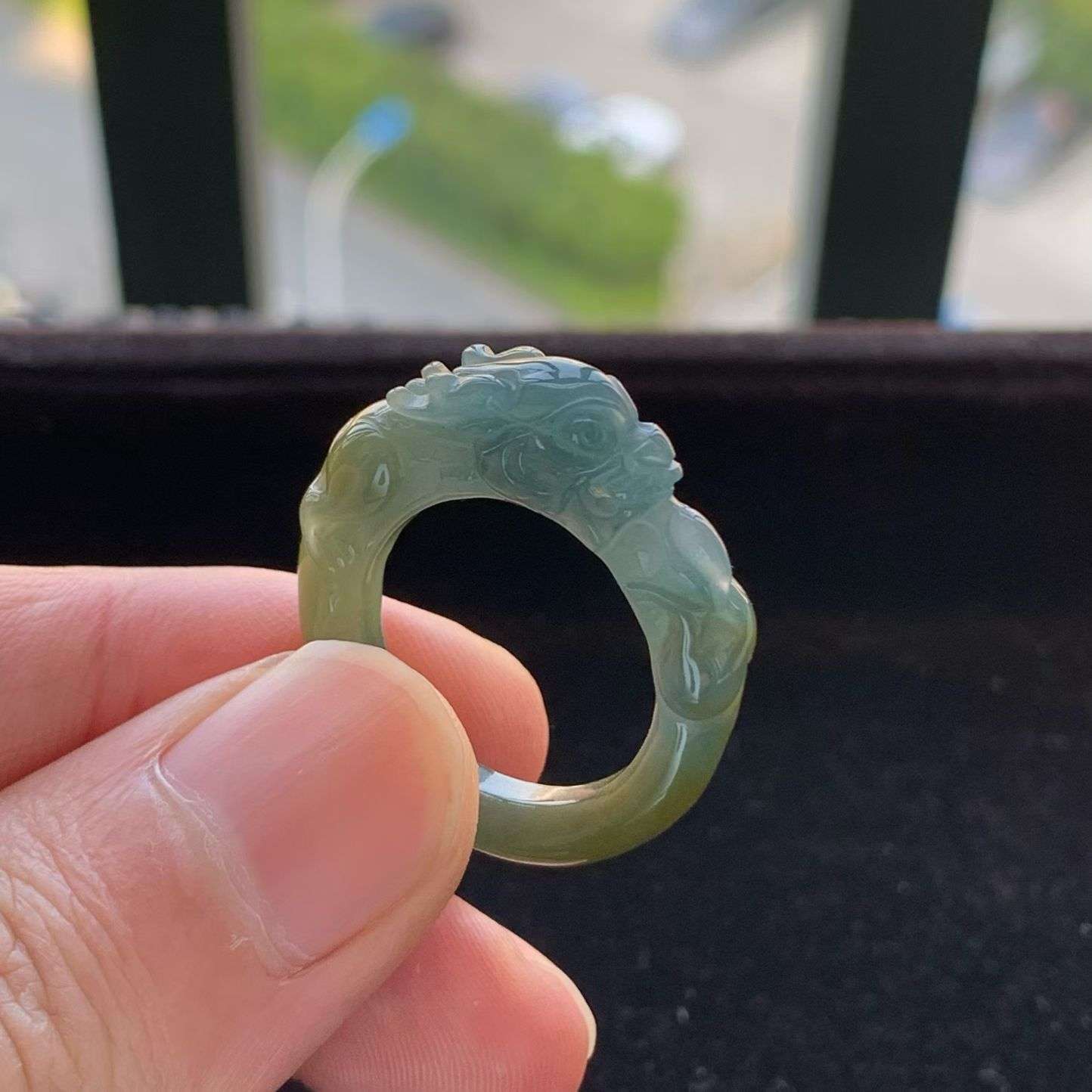 A货天然翡翠冰糯种黄翡蓝水龙头戒指19号重量5.97
3月24日