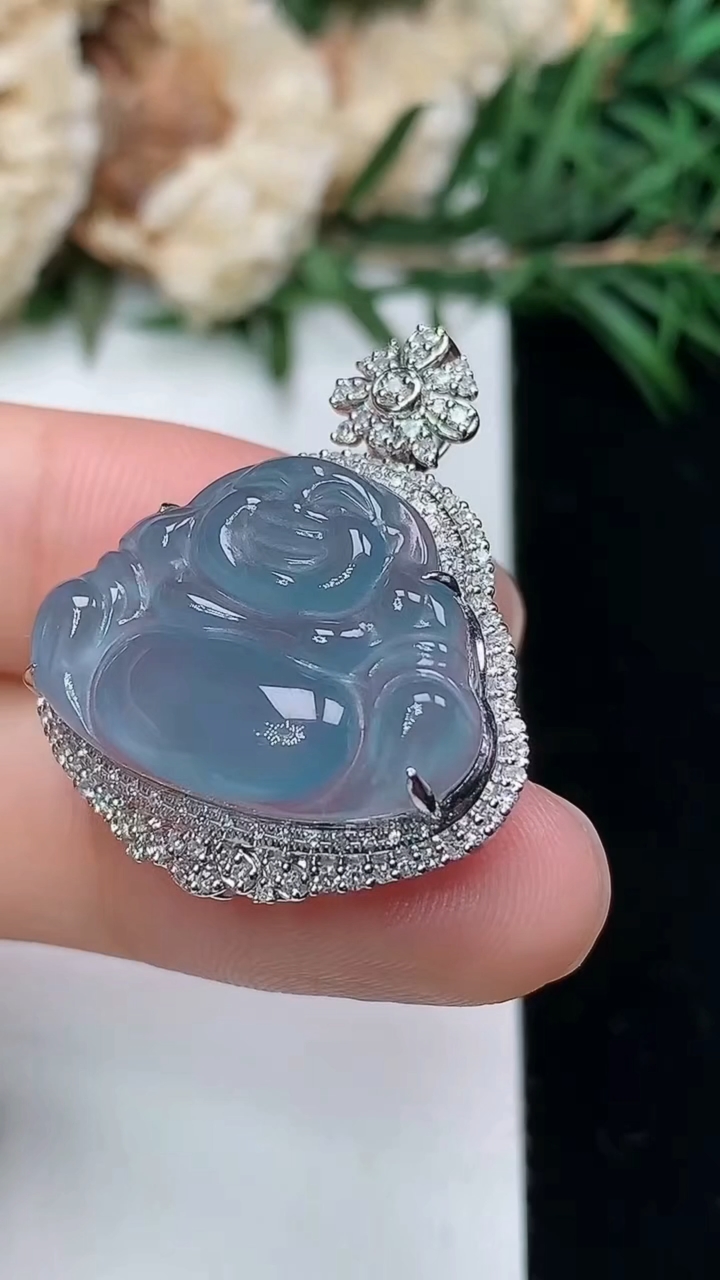 天然A货翡翠紫罗兰佛公吊坠，尺寸27.9-24.4-9.9
3月24日