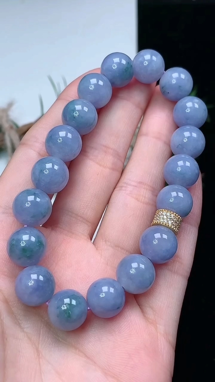 天然A货翡翠货紫罗兰 飘花圆珠手串，尺寸10.5-18颗，重量:39.68g3月24日
工厂直销收藏