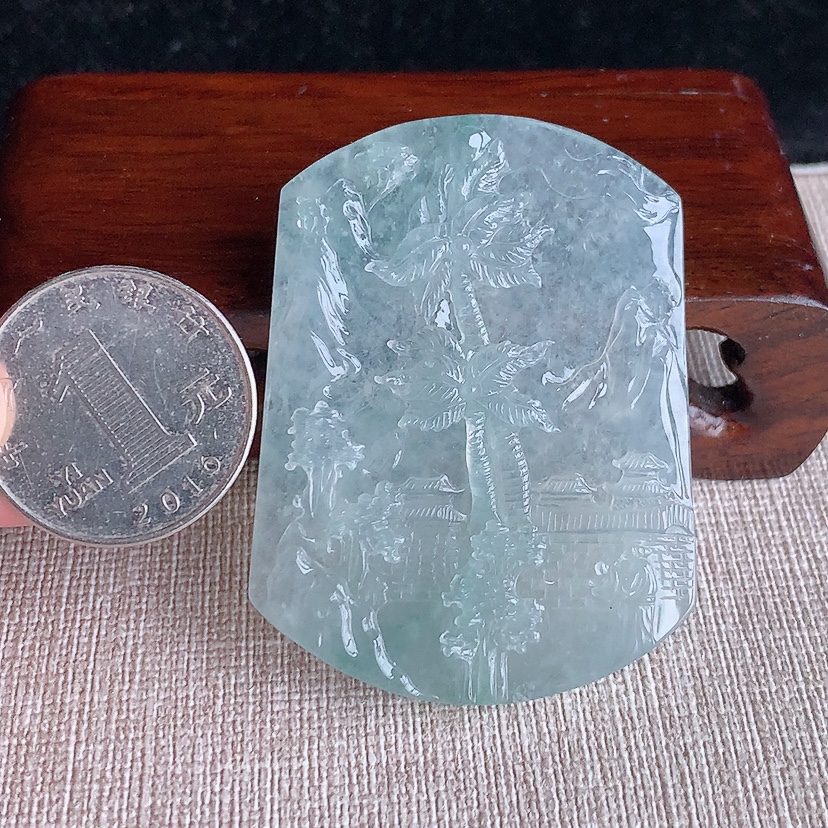 天然A货翡翠晴水意境山水牌吊坠 
尺寸53-40-5.5mm 重量28.30g 0324