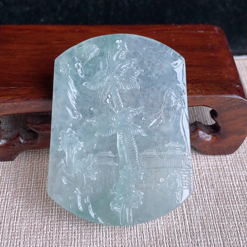 天然A货翡翠晴水意境山水牌吊坠 
尺寸53-40-5.5mm 重量28.30g 0324