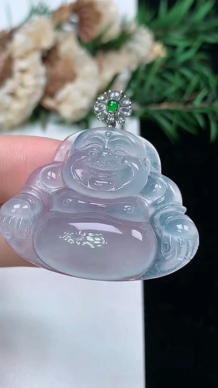 天然A货翡翠白冰佛公吊坠，尺寸27.6-36.2-5.5，重量:8.72g
3月24日
