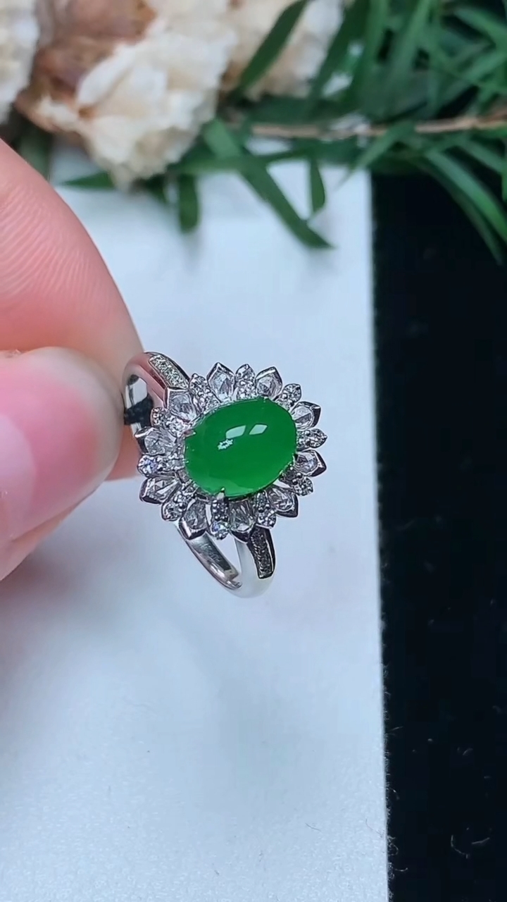 天然A货翡翠蛋面戒指，尺寸16.9-7.7-5.8，重量:3.01g2026年3月24日
工厂直销收