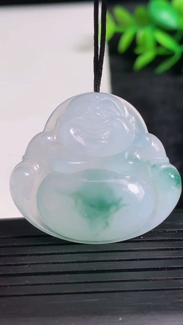 天然A货翡翠冰种飘花佛公吊坠，尺寸31.4-35.3-6.1重量:10.94g
3月24日