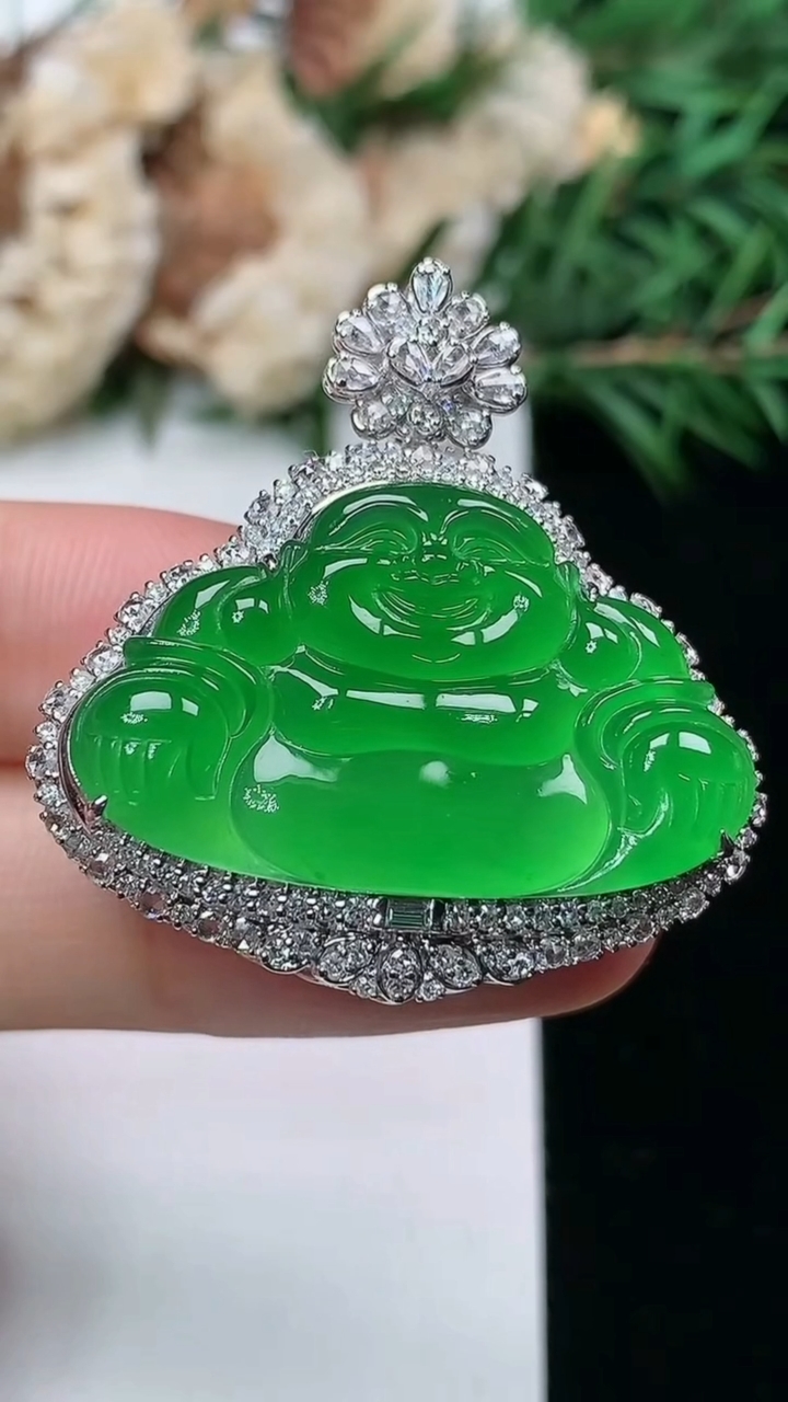 天然A货翡翠佛公吊坠，尺寸34-32.8-11.8，裸石18.2-29.5
3月24日