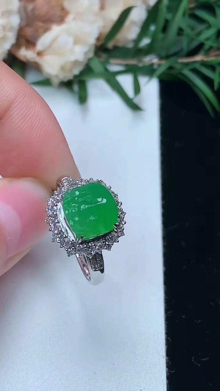 天然A货翡翠貔貅戒指，尺寸16.9-7.9-8，重量:3.01g2026年3月24日
工厂直销收藏佳品,种好水足，色泽均匀，有种有色，上手高大气！