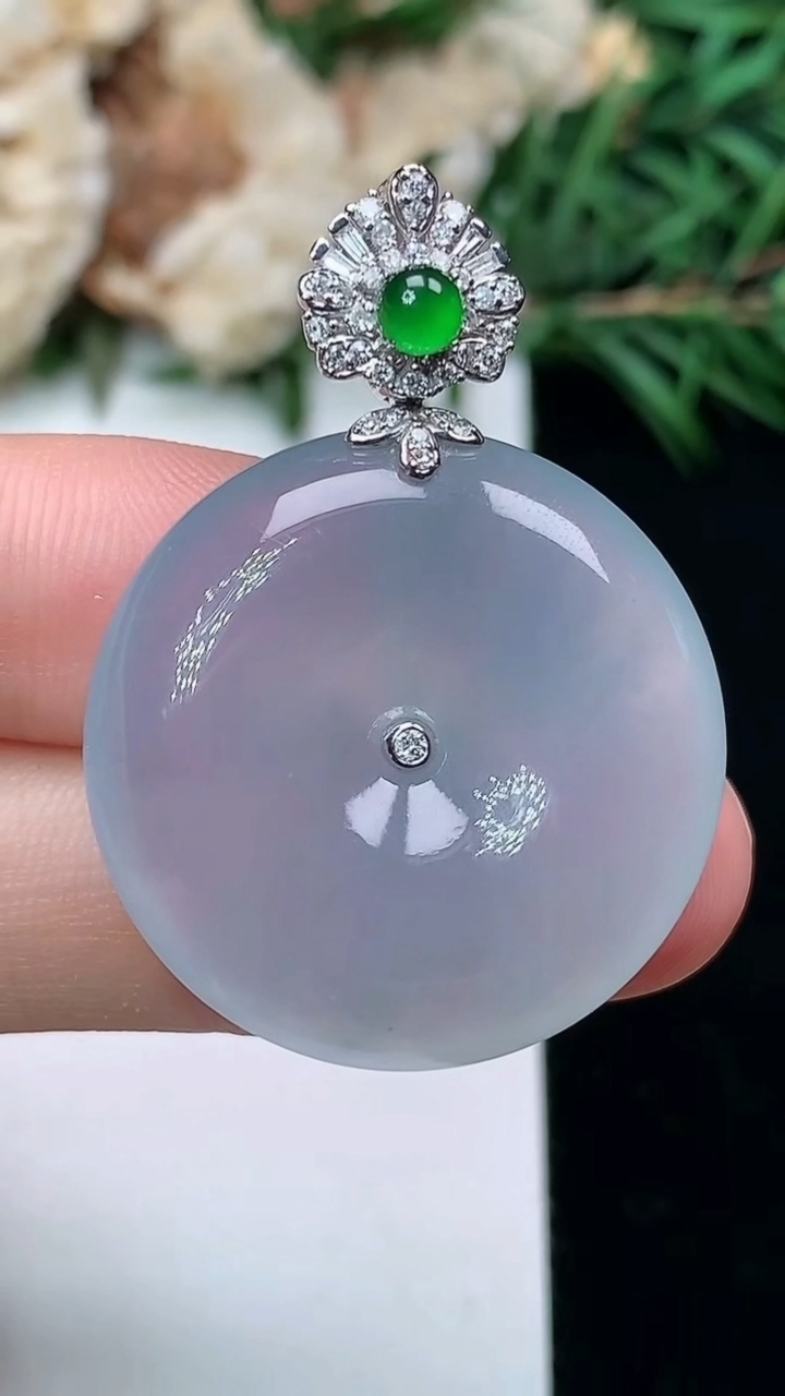 天然A货翡翠紫罗兰平安扣吊坠，尺寸25.7-6.5，重量:9.58g
3月24日