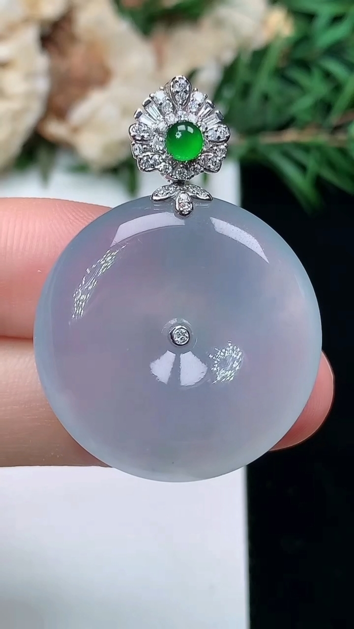 天然A货翡翠紫罗兰平安扣吊坠，尺寸25.7-6.5，重量:9.58g
3月24日