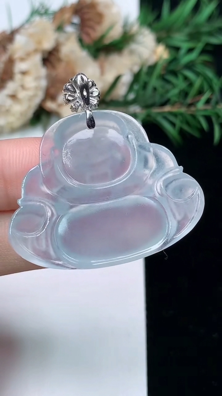 天然A货翡翠白冰佛公吊坠，尺寸27.6-36.2-5.5，重量:8.72g
3月24日