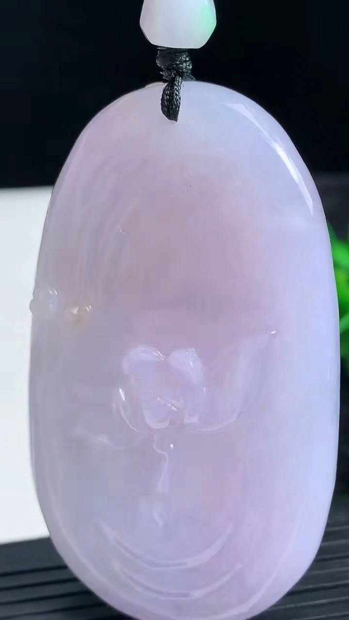 天然A货翡翠紫罗兰阿弥陀佛吊坠尺寸67.2-39.2-12.3重量:73.95g
3月24日