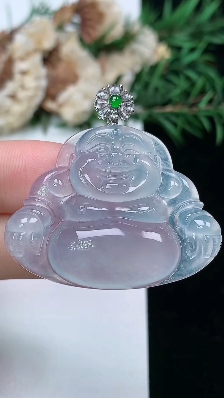 天然A货翡翠白冰佛公吊坠，尺寸27.6-36.2-5.5，重量:8.72g
3月24日