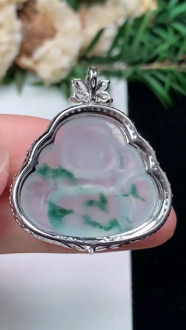 天然A货翡翠飘花佛公吊坠，尺寸32.2-27.4-9.5，裸石21-24，重量:6.48g
3月24日