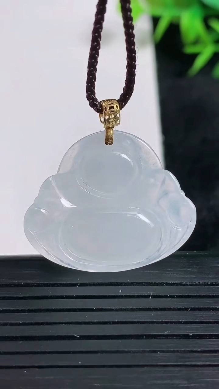 天然A货翡翠种白冰佛公吊坠尺寸24-29.2-5.9重量:5.98g
3月24日