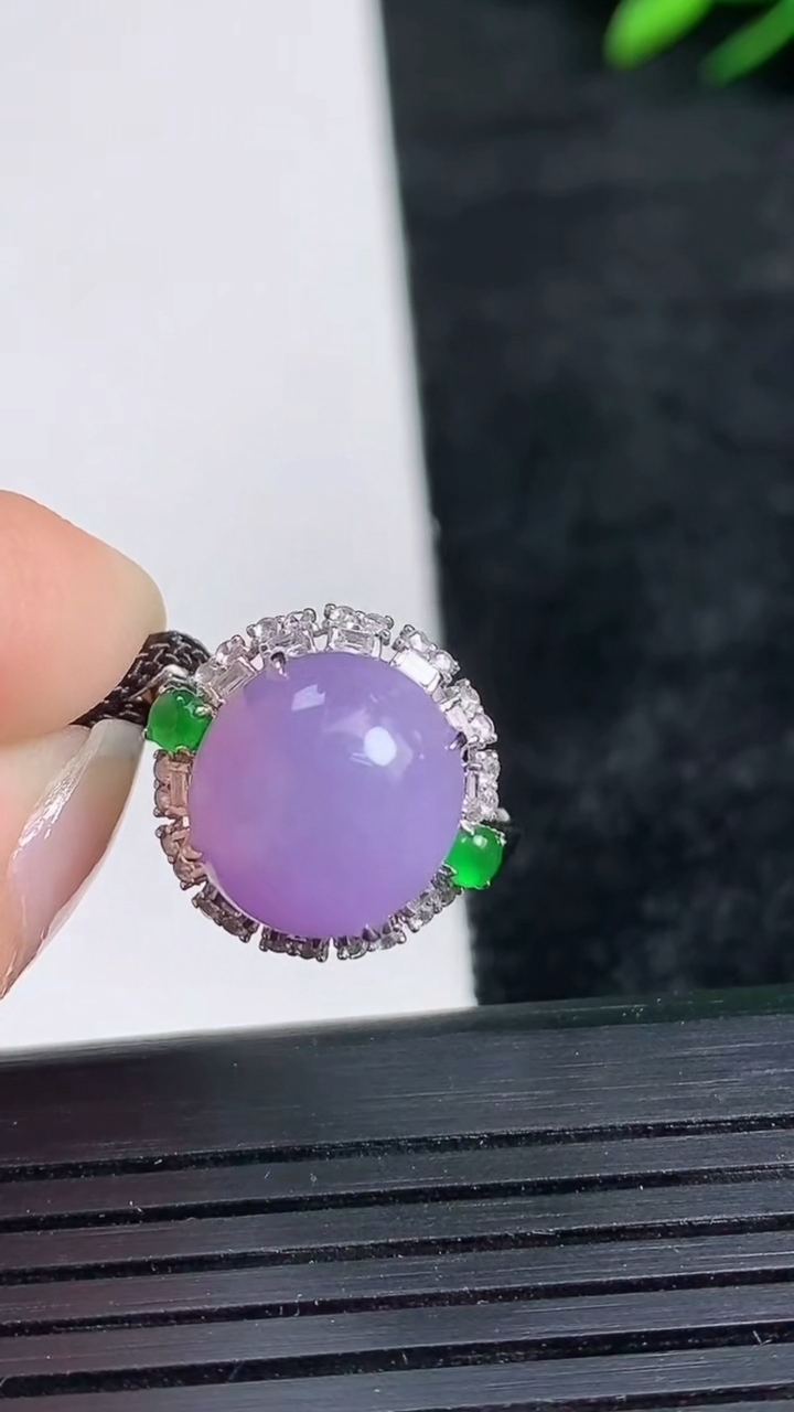 天然A货翡翠18K金紫罗兰蛋面戒指尺寸18.3-11.4-10.8重量:3.73g2026年3月24