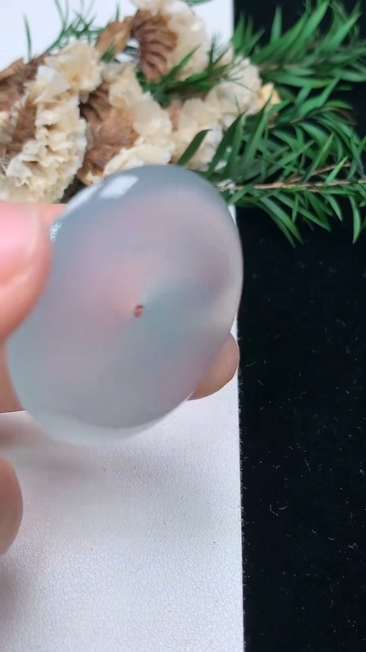 天然A货翡翠白冰平安扣吊坠，尺寸34.6-6.6，重量:15.44g
3月24日