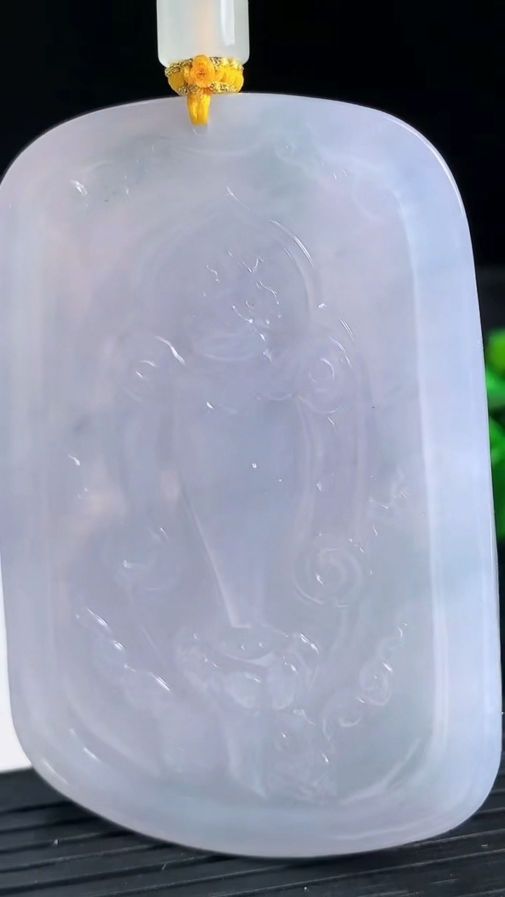 天然A货翡翠紫罗兰文殊菩萨吊坠尺寸70.3-47.5-9.8重量:76.09g
3月24日