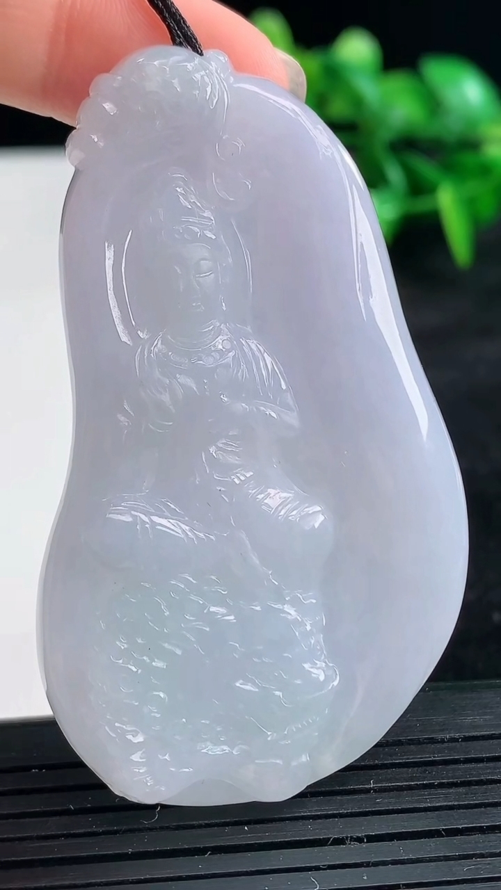 天然A货翡翠紫罗兰文殊菩萨吊坠尺寸63.2-32.1-4.4重量:25.21g
3月25日