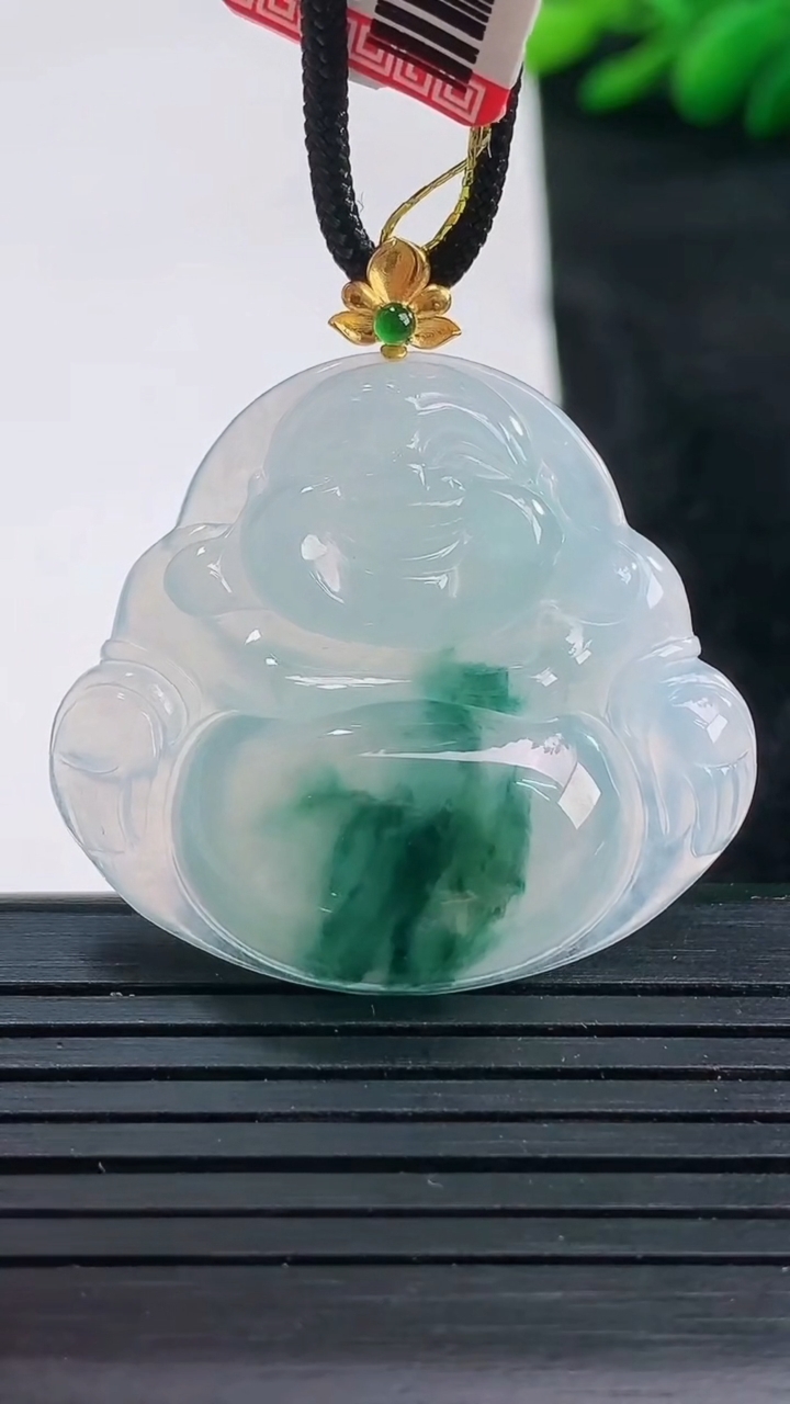 天然A货翡翠种飘花佛公吊坠尺寸31.2-34.5-6重量:9.51g
3月25日