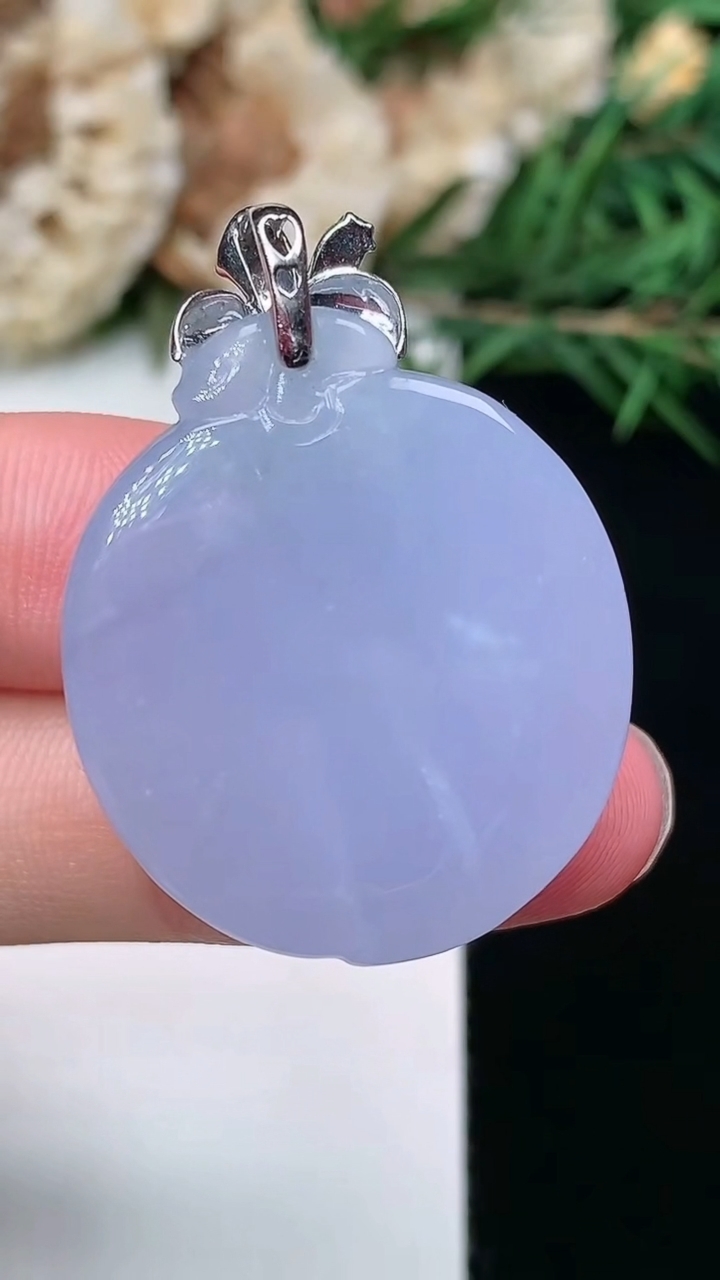 天然A货翡翠紫罗兰福瓜吊坠，尺寸27.8-25.3-10.3，重量:13.45g
3月25日