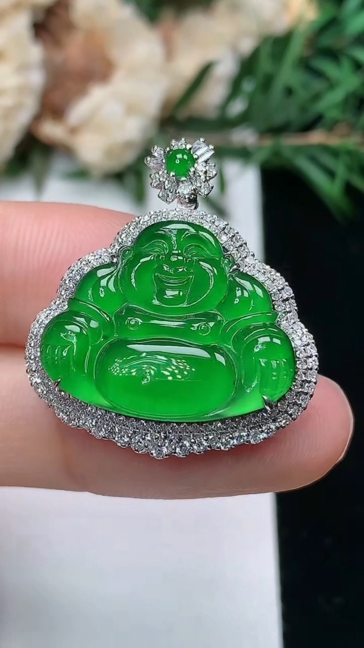 天然A货翡翠佛公吊坠，尺寸27.5-24.4-9
3月25日