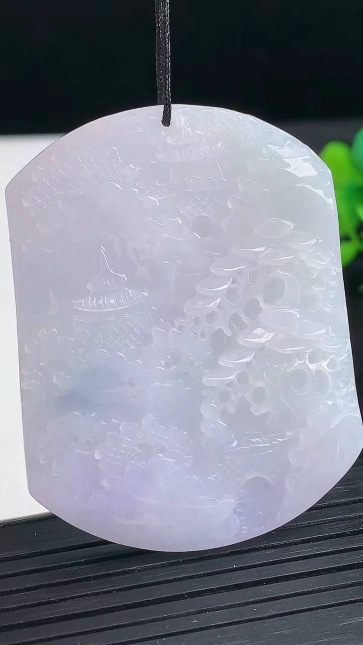 天然A货翡翠紫罗兰山水牌吊坠尺寸54-41.9-6.4重量:34.72g
3月25日