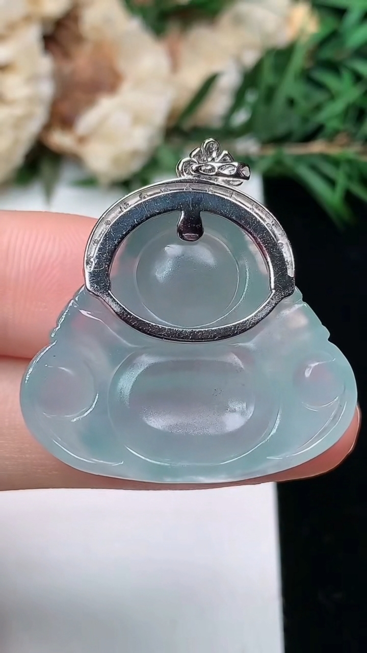 天然A货翡翠佛公吊坠，尺寸24-29-7，重量:8.00g
3月25日