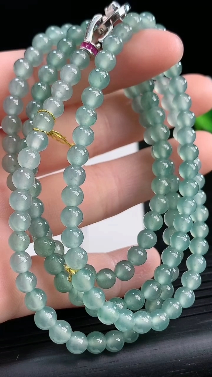 天然A货翡翠种飘花圆珠项链尺寸4.8-148颗重量:30.95g3月25日
工厂直销收藏佳品,种好水