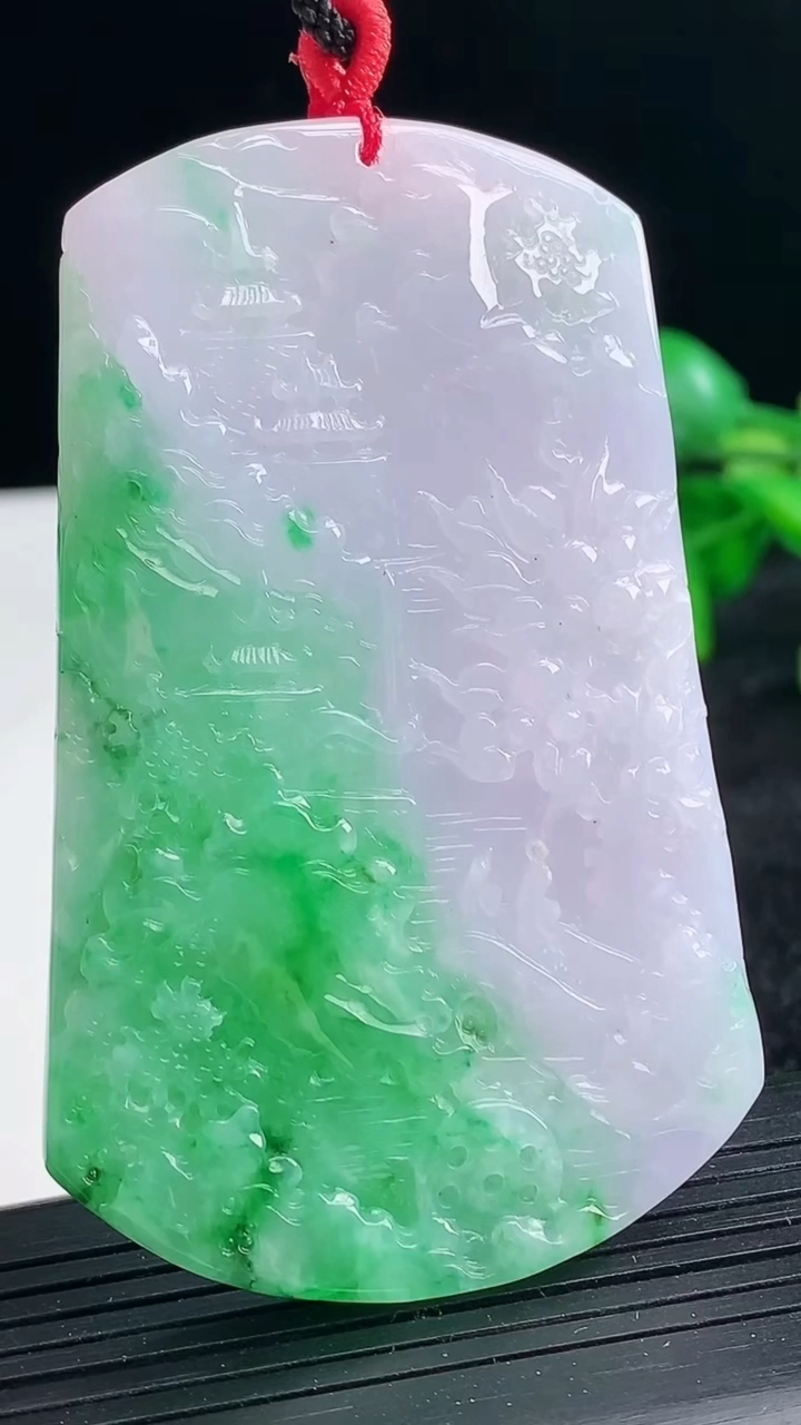 天然A货翡翠山水牌吊坠尺寸71-45.4-5.5重量:40.62g
3月25日