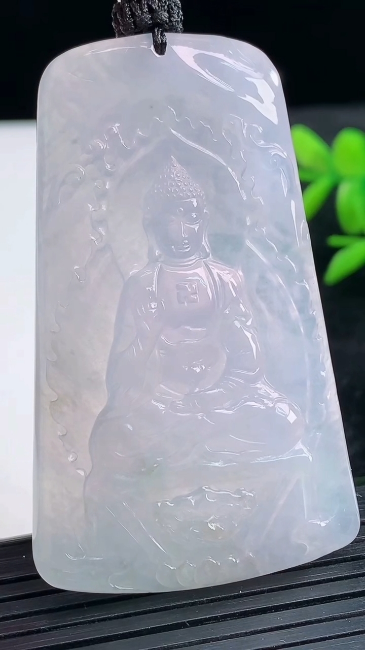 天然A货翡翠冰种紫罗兰阿弥陀佛吊坠尺寸60.4-36.8-5.4重量:29.82g
3月25日